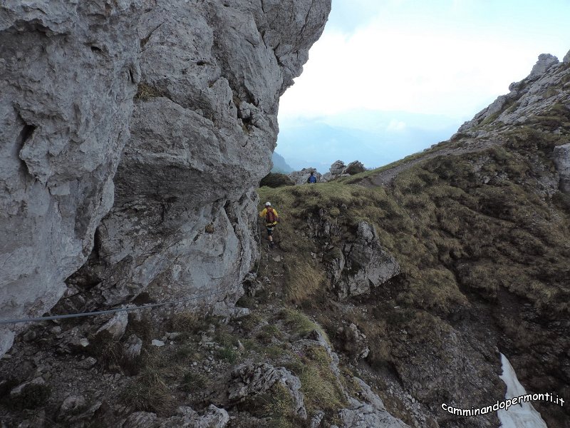 79 Ferrata MAURIZIO Anticima est Monte Alben.JPG -           